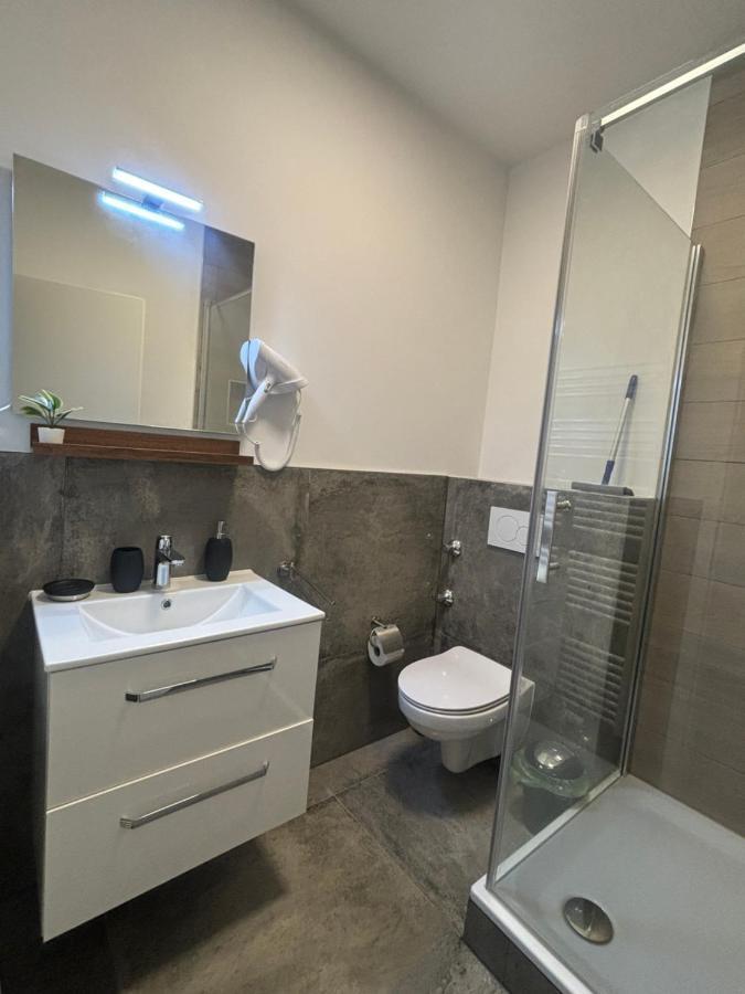 Lenti Duesseldorfer Apartment'S Eksteriør billede