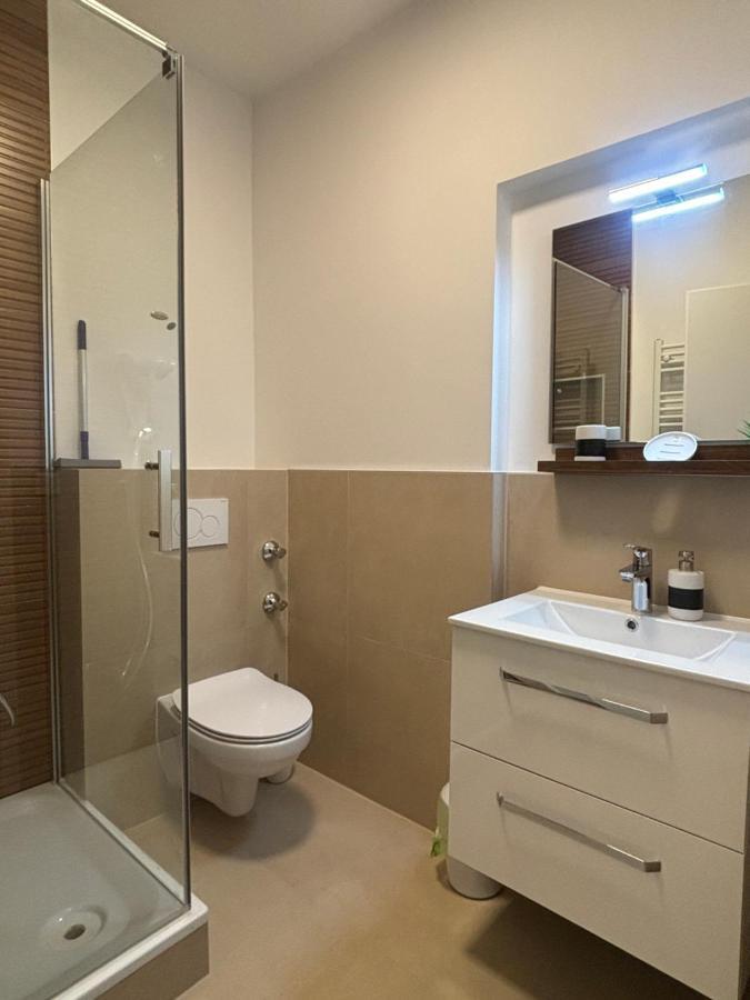 Lenti Duesseldorfer Apartment'S Eksteriør billede