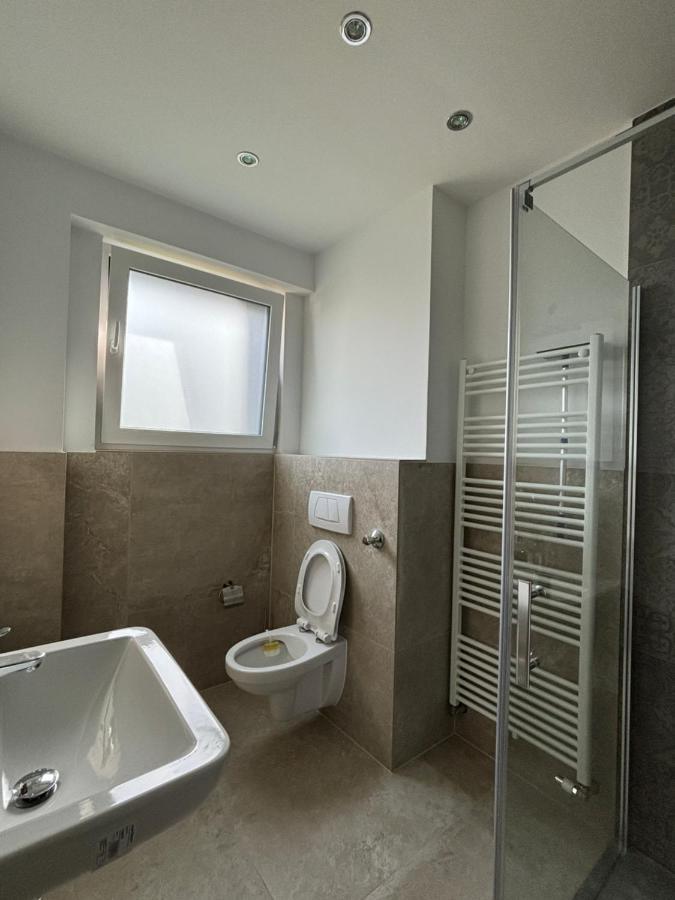 Lenti Duesseldorfer Apartment'S Eksteriør billede